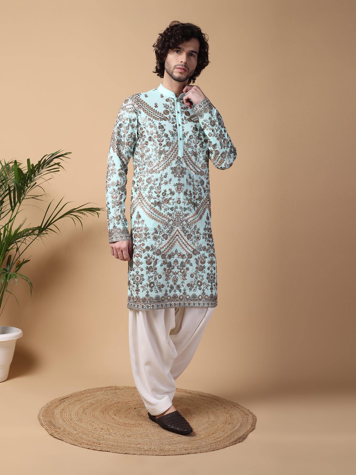 lookbook image shop_this_look_jqbwkx