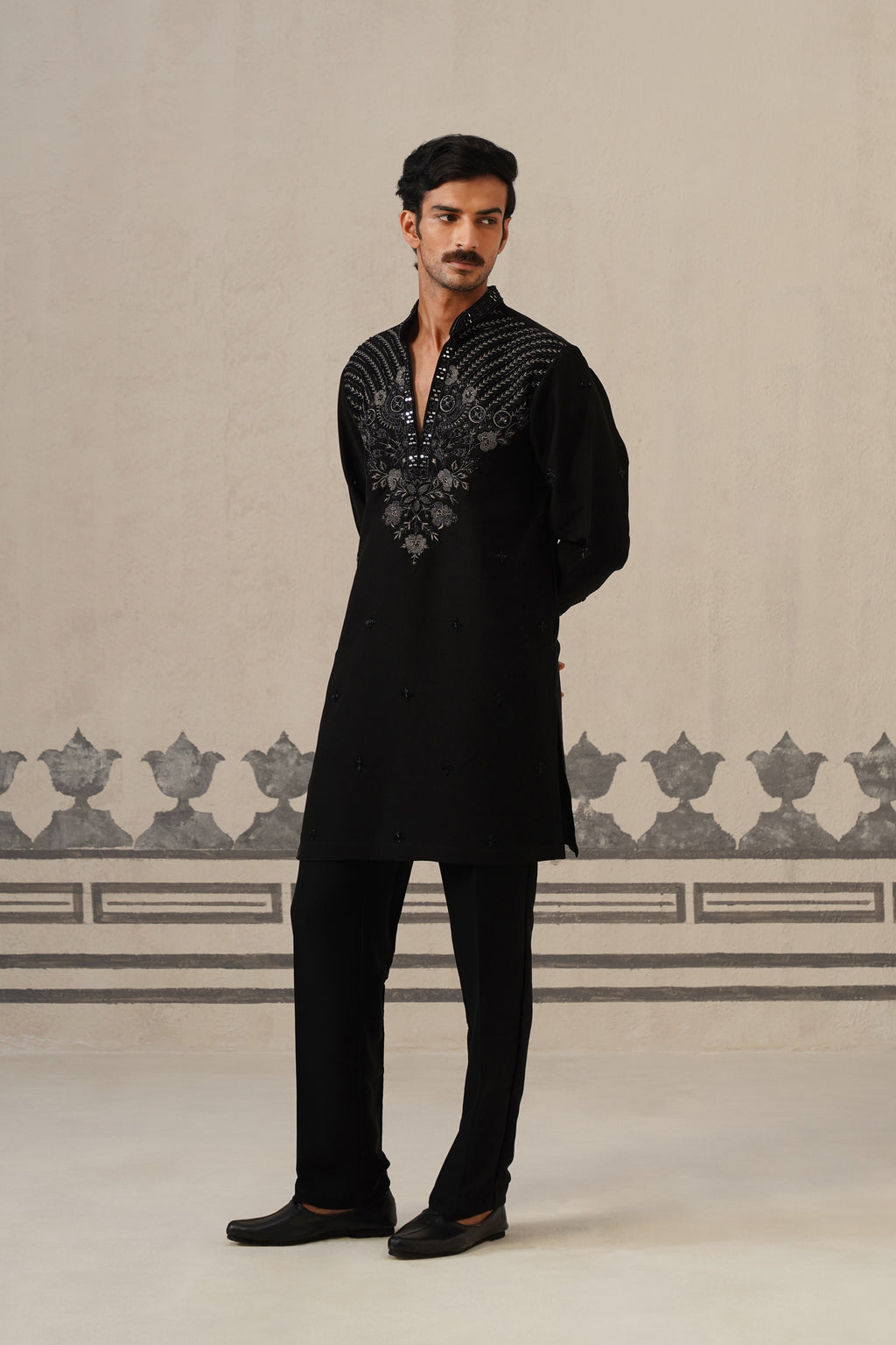 Noir Black Beaded Japanese Set