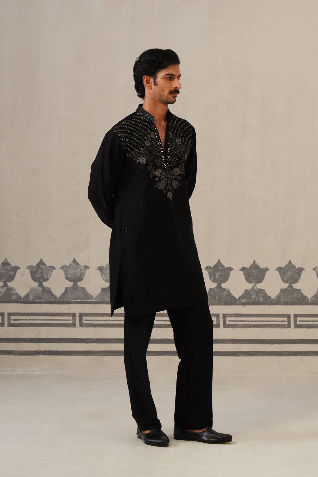 Noir Black Beaded Japanese Set
