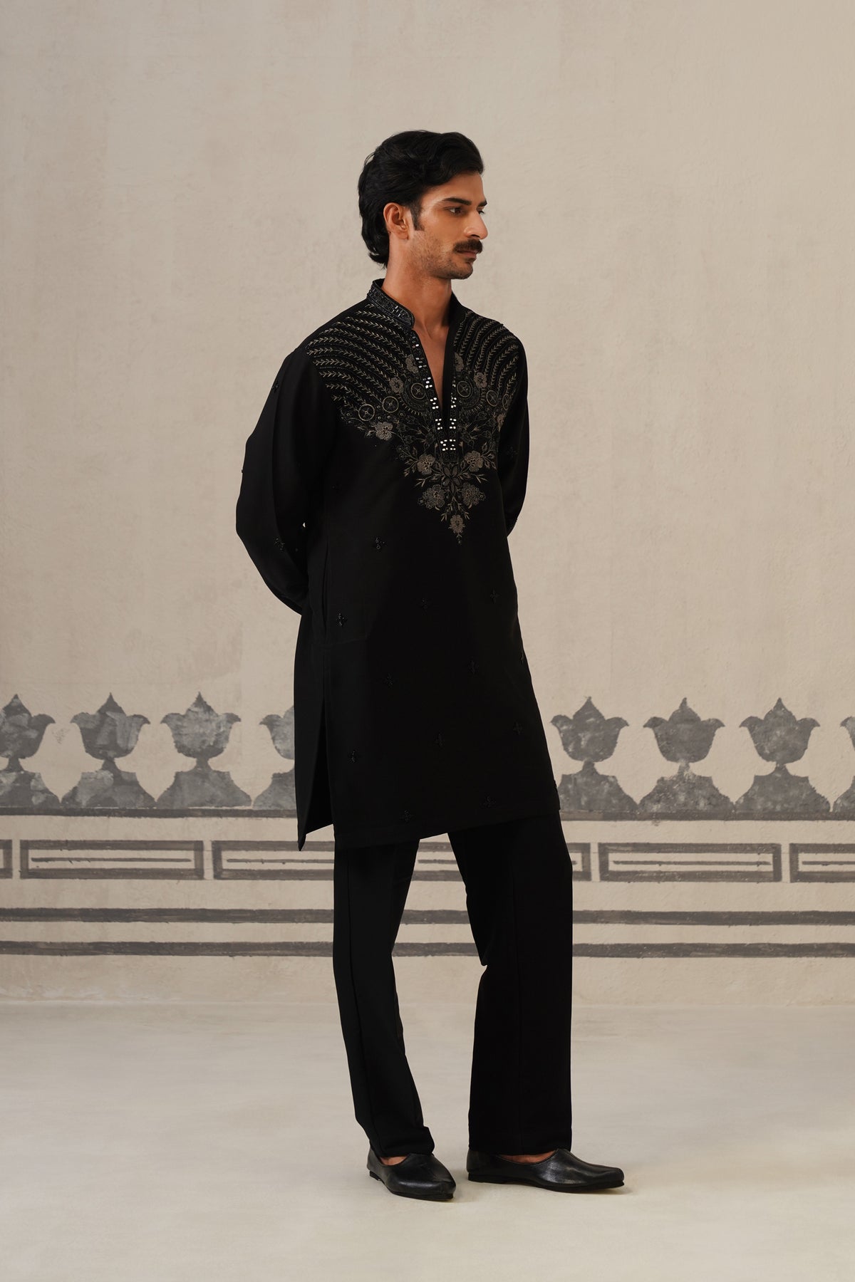 Noir Black Beaded Japanese Set