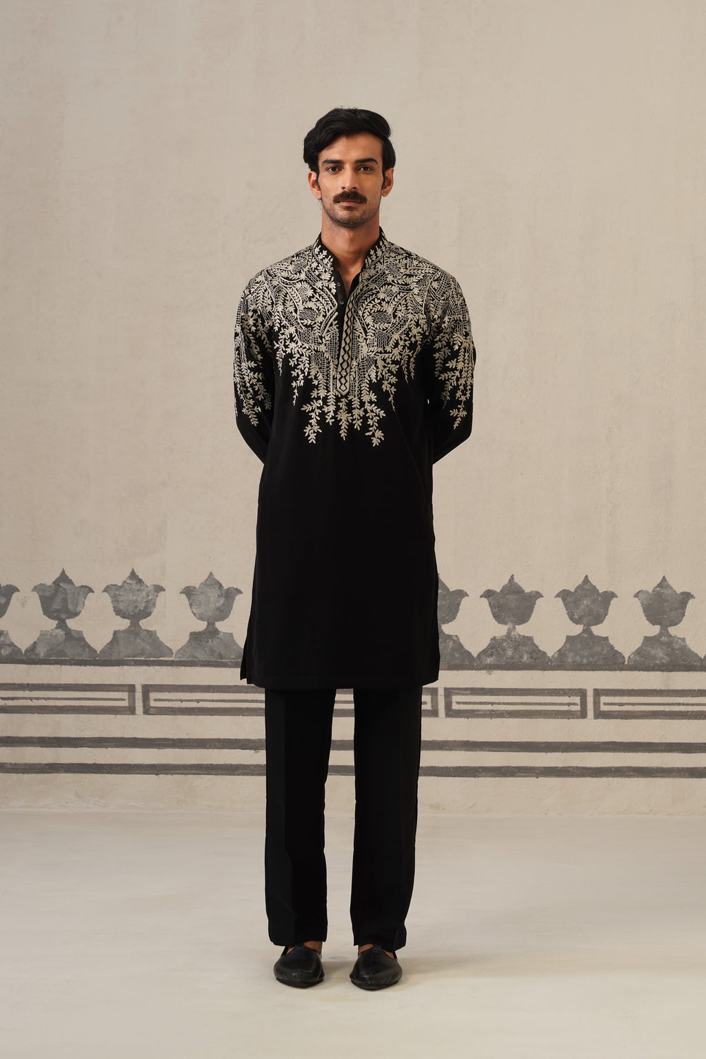 Black Nakshi Handwork Japanese Set