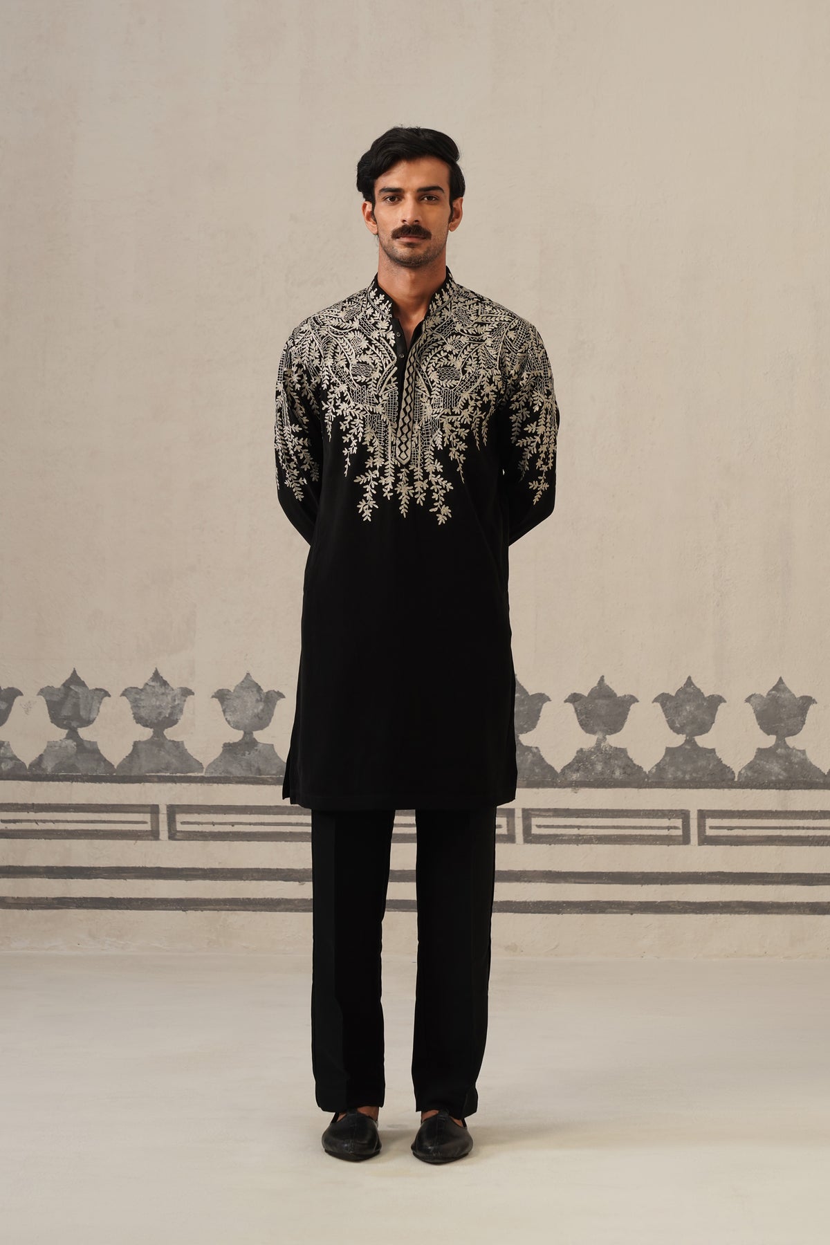 Black Nakshi Handwork Japanese Set