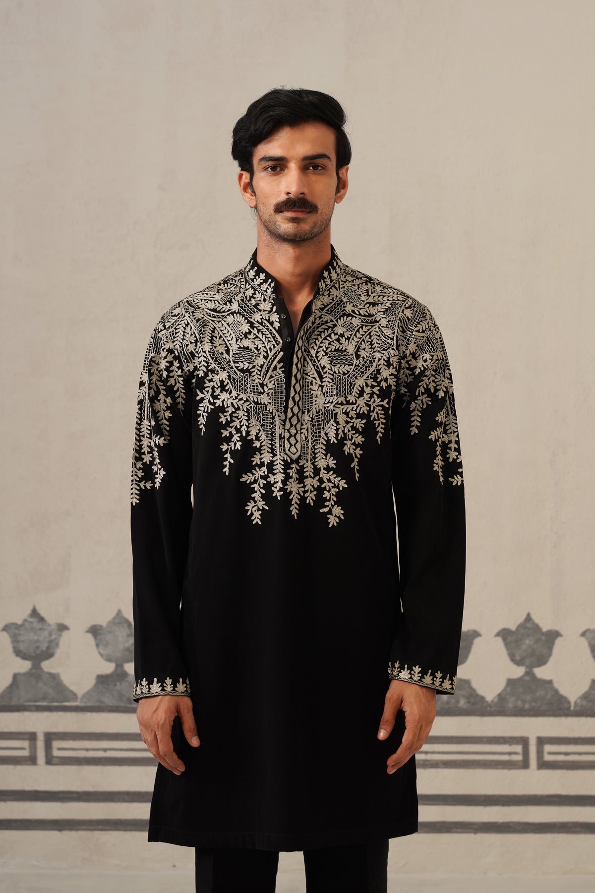 Black Nakshi Handwork Japanese Set