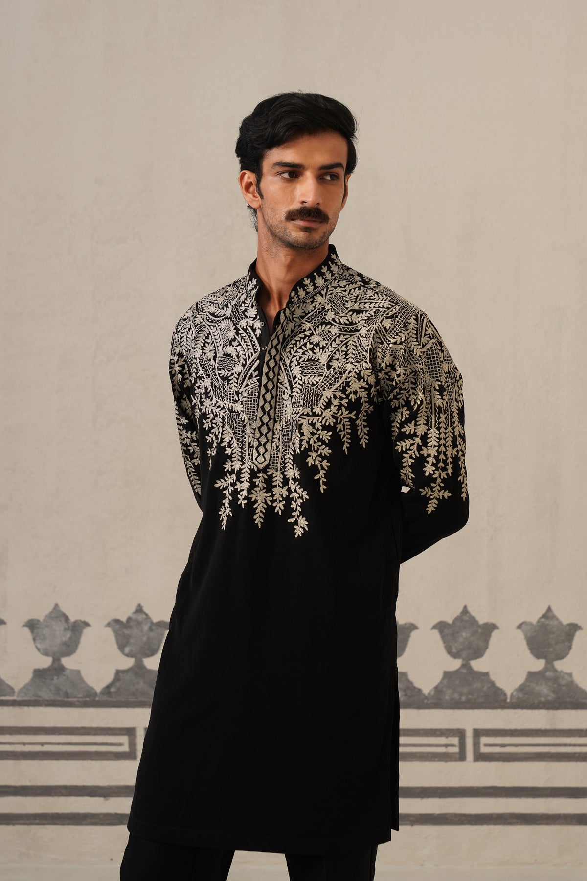 Black Nakshi Handwork Japanese Set